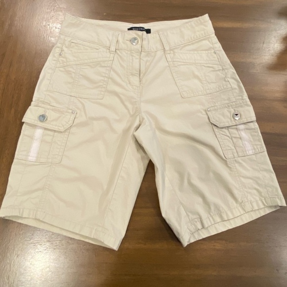 White House Black Market Khaki Jewel Cargo Shorts Size 00